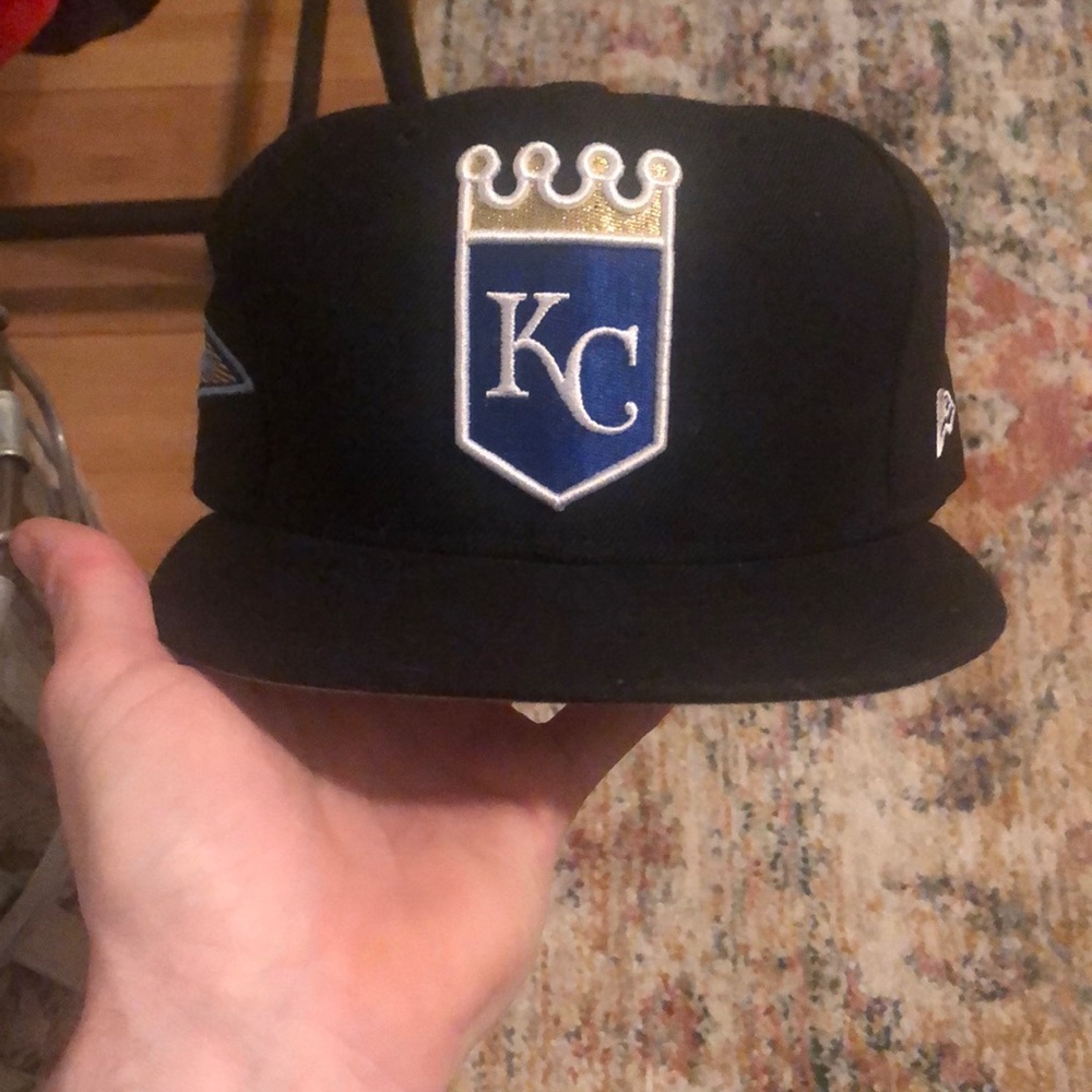 New Era KC Royals Hat. Special edition pendant logo on side. Brand new with tags